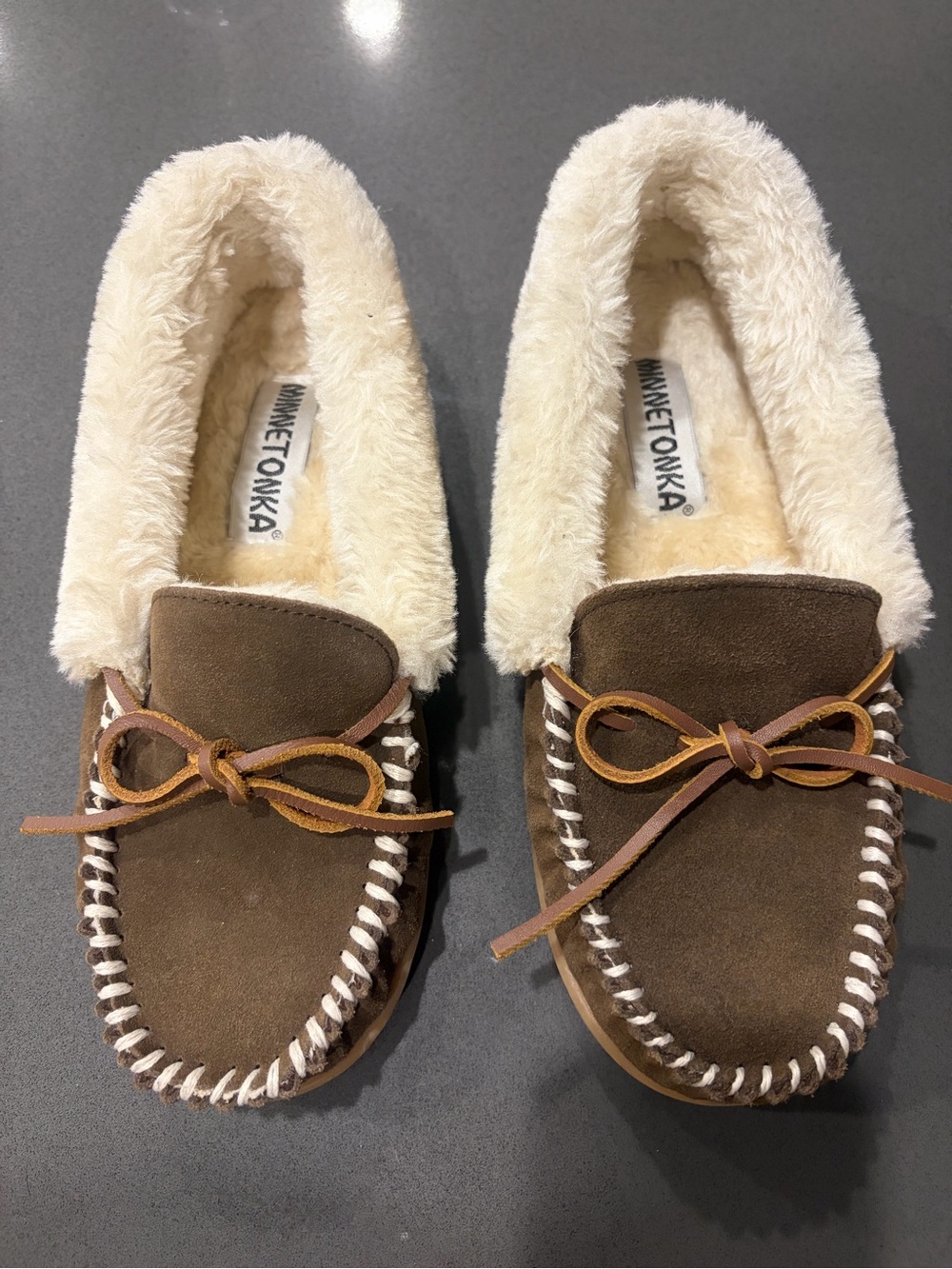 Minnetonka Moccasins Size 7